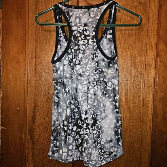 Almost Famous Women's Medium Black & White Geometric Racerback Tank Top - Picture 2 of 6